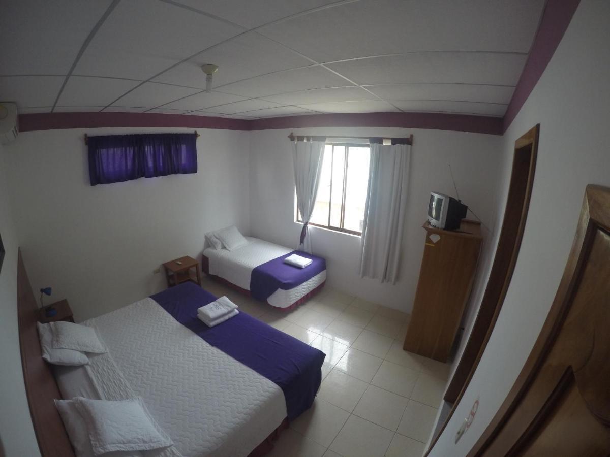 Hotel La Gran Tortuga - ᯤ Starlink Puerto Villamil Bagian luar foto