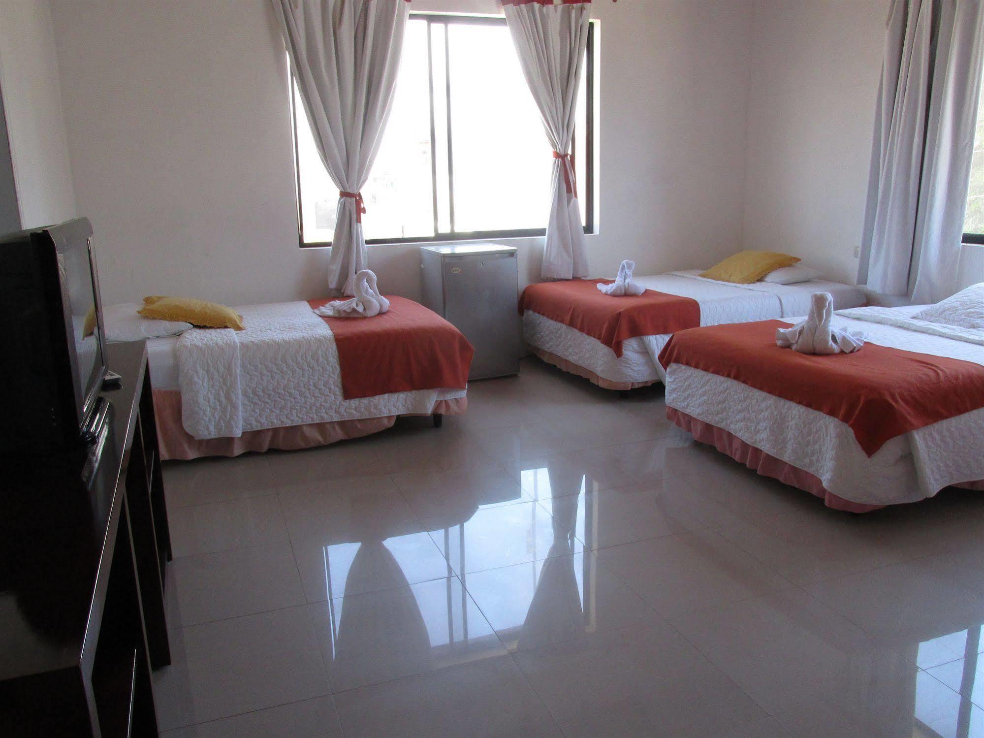 Hotel La Gran Tortuga - ᯤ Starlink Puerto Villamil Bagian luar foto