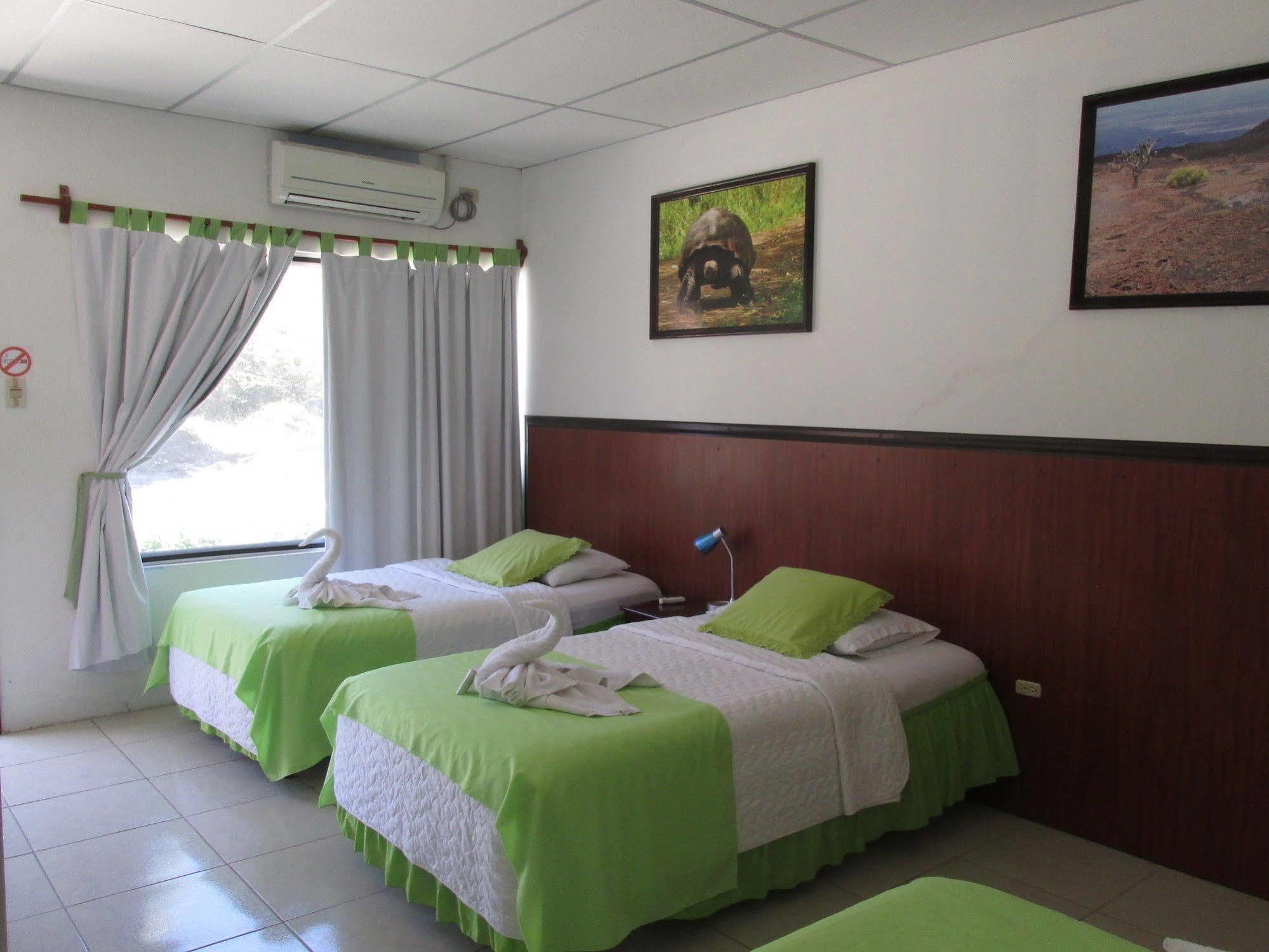 Hotel La Gran Tortuga - ᯤ Starlink Puerto Villamil Bagian luar foto